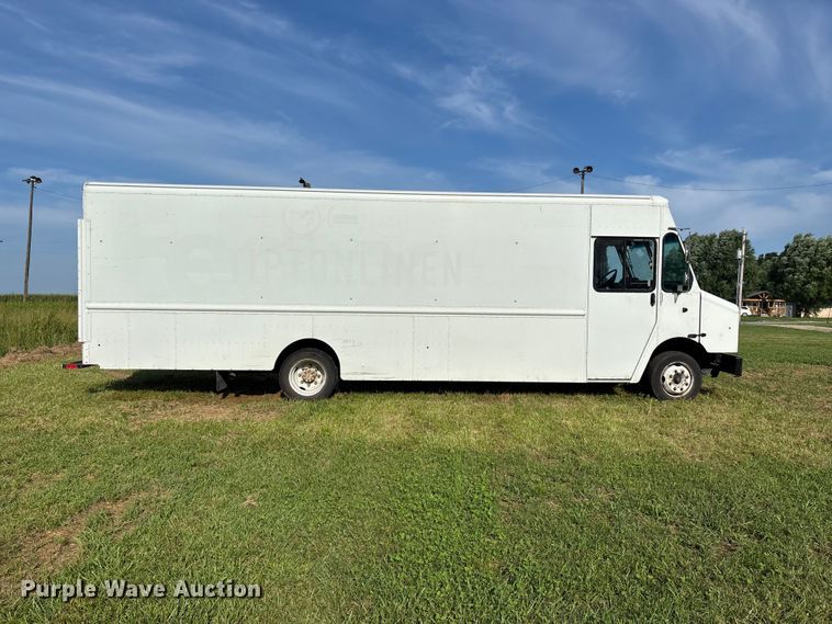 image for item FG0497 2017 Freightliner delivery truck