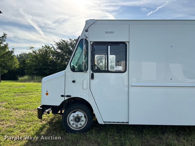image for item FG0497 2017 Freightliner delivery truck