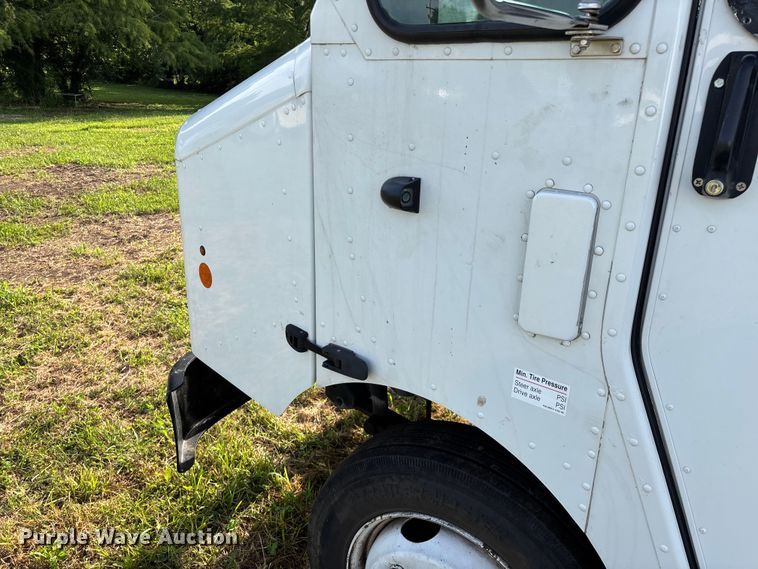 image for item FG0497 2017 Freightliner delivery truck