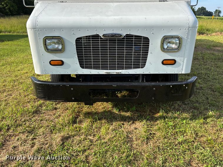 image for item FG0497 2017 Freightliner delivery truck