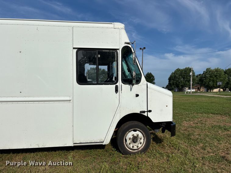 image for item FG0497 2017 Freightliner delivery truck