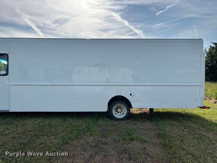 image for item FG0497 2017 Freightliner delivery truck