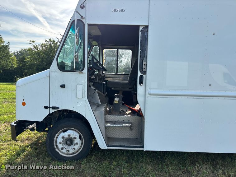 image for item FG0497 2017 Freightliner delivery truck