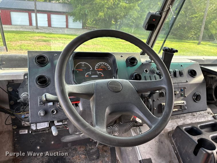 image for item FG0497 2017 Freightliner delivery truck