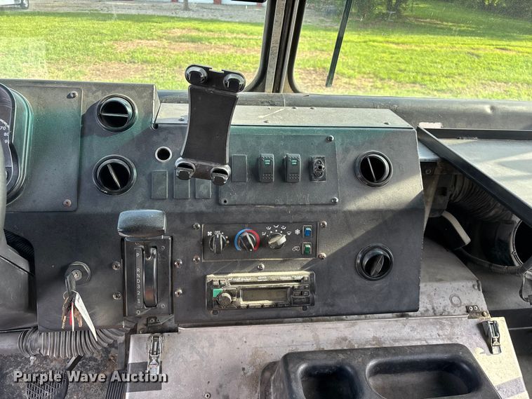 image for item FG0497 2017 Freightliner delivery truck