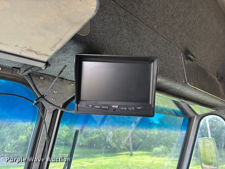 image for item FG0497 2017 Freightliner delivery truck
