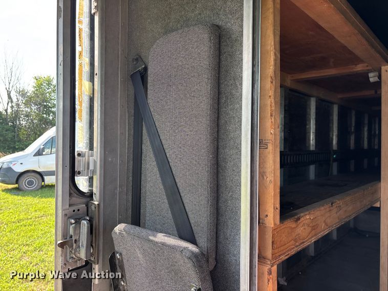 image for item FG0497 2017 Freightliner delivery truck