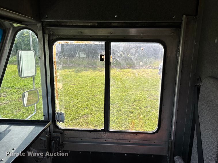 image for item FG0497 2017 Freightliner delivery truck