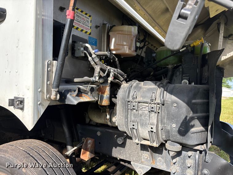 image for item FG0497 2017 Freightliner delivery truck