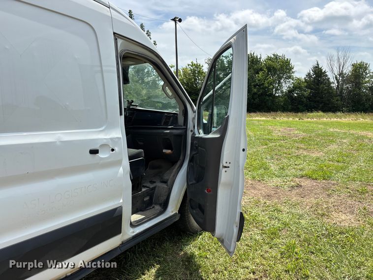 image for item FG0500 2020 Ford Transit 250 van