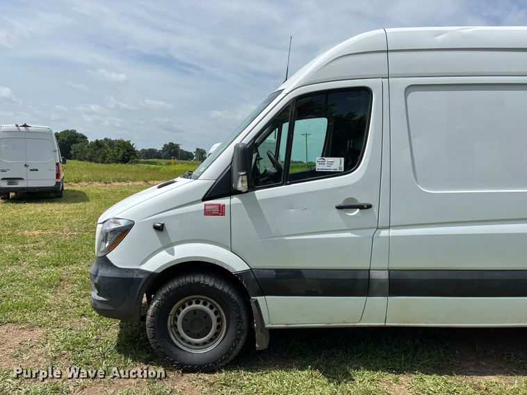 image for item FG0501 2018 Freightliner Sprinter 2500 van