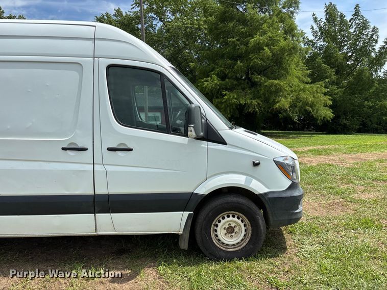 image for item FG0501 2018 Freightliner Sprinter 2500 van