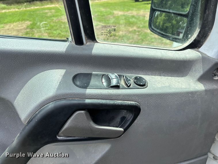 image for item FG0501 2018 Freightliner Sprinter 2500 van