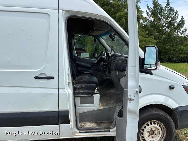 image for item FG0501 2018 Freightliner Sprinter 2500 van