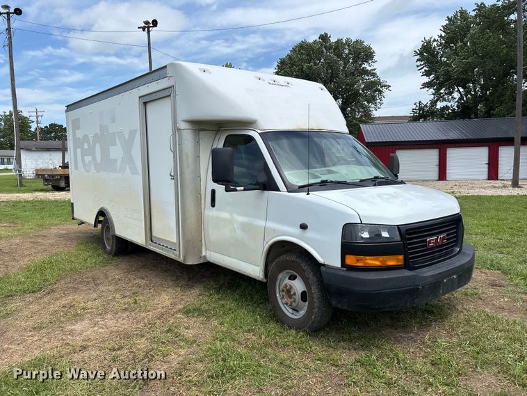 image for item FG0503 2018 GMC G3500 box truck