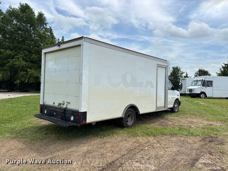 image for item FG0503 2018 GMC G3500 box truck