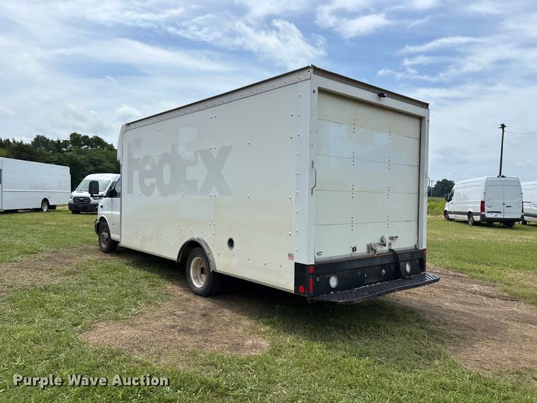 image for item FG0503 2018 GMC G3500 box truck