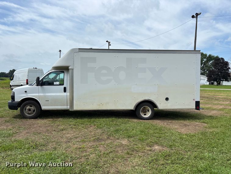 image for item FG0503 2018 GMC G3500 box truck