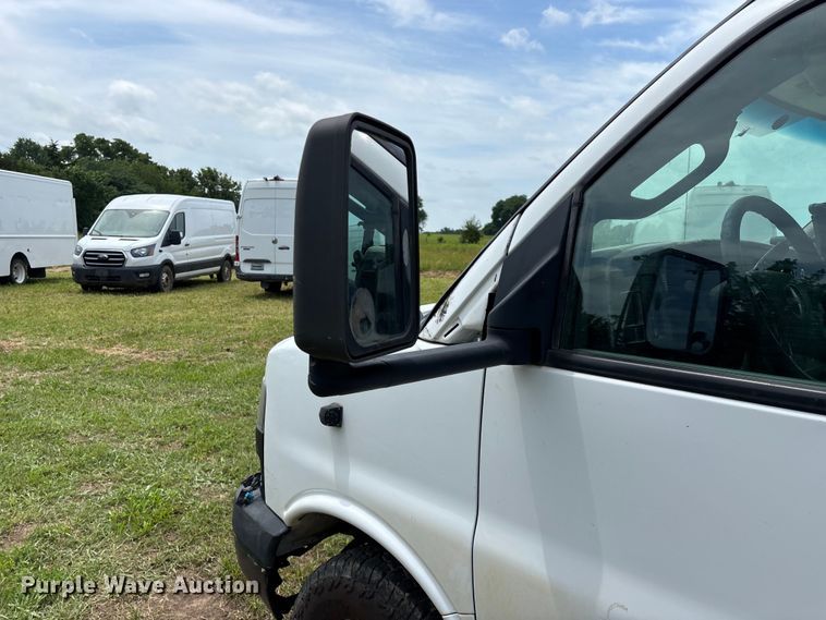 image for item FG0503 2018 GMC G3500 box truck