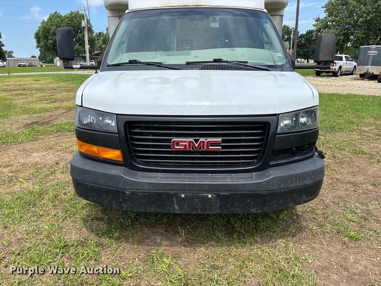 image for item FG0503 2018 GMC G3500 box truck