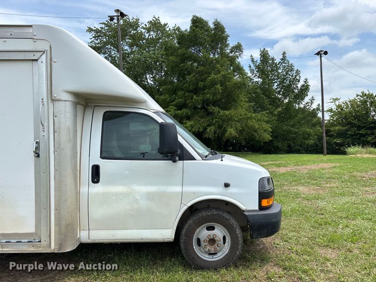 image for item FG0503 2018 GMC G3500 box truck