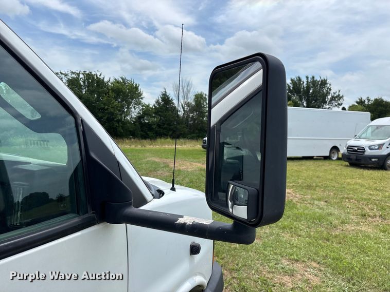 image for item FG0503 2018 GMC G3500 box truck