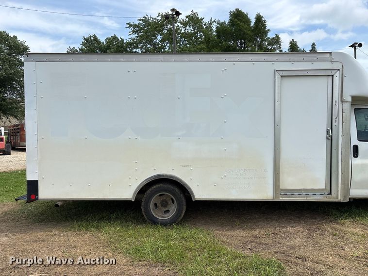 image for item FG0503 2018 GMC G3500 box truck