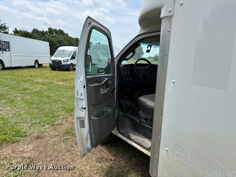 image for item FG0503 2018 GMC G3500 box truck