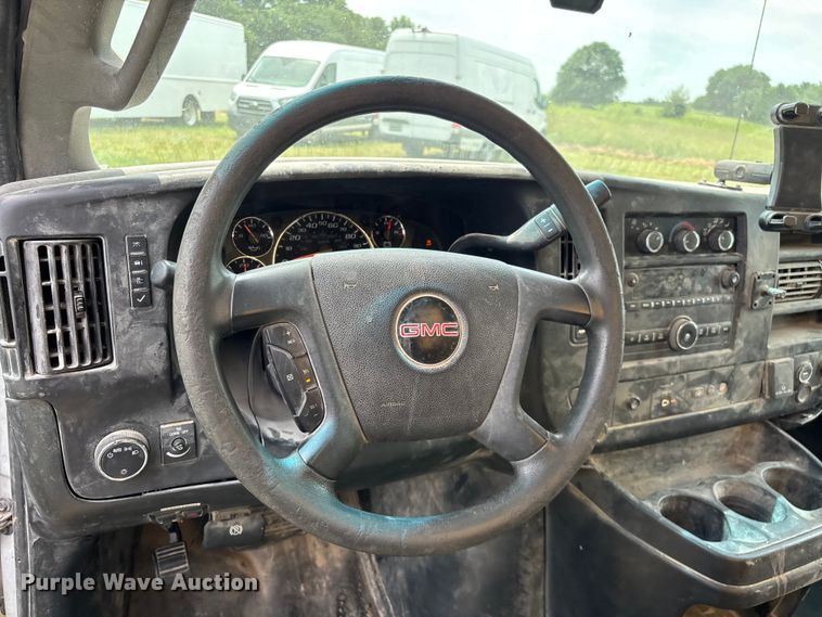 image for item FG0503 2018 GMC G3500 box truck