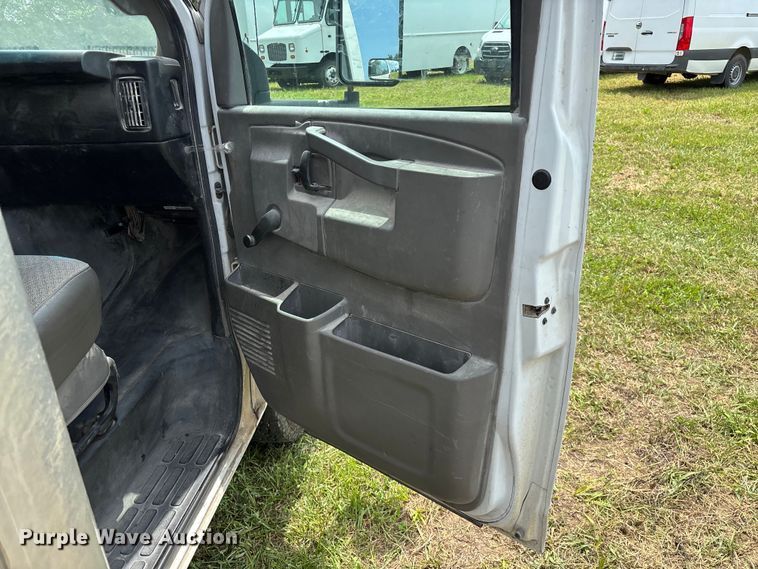 image for item FG0503 2018 GMC G3500 box truck