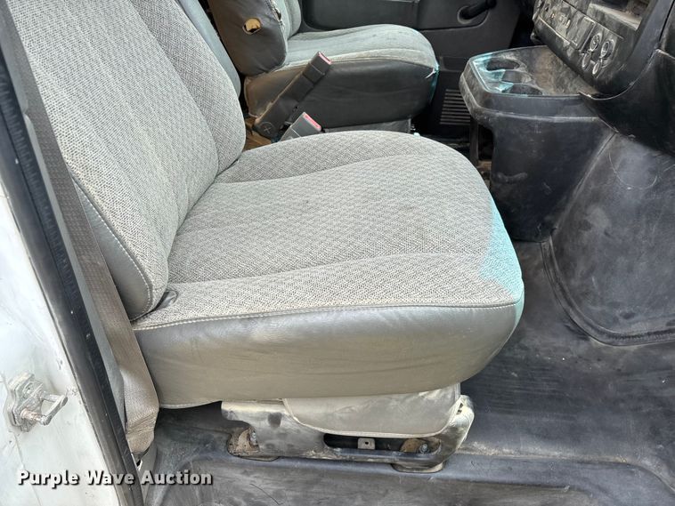 image for item FG0503 2018 GMC G3500 box truck