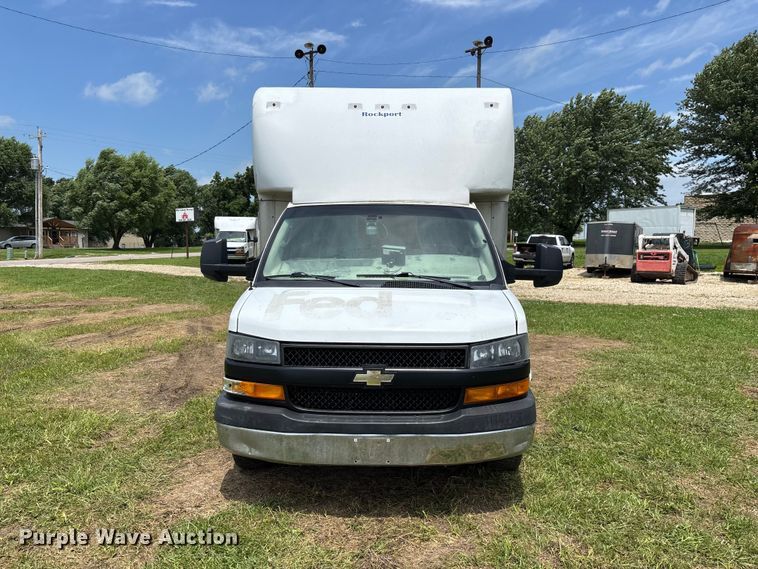image for item FG0504 2018 GMC G3500 Box truck