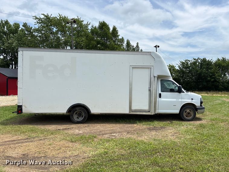 image for item FG0504 2018 GMC G3500 Box truck