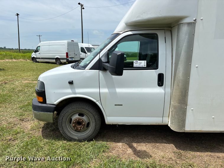 image for item FG0504 2018 GMC G3500 Box truck