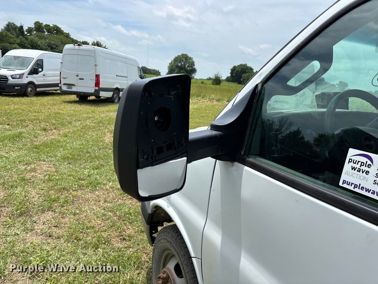 image for item FG0504 2018 GMC G3500 Box truck