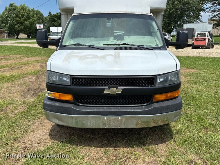 image for item FG0504 2018 GMC G3500 Box truck