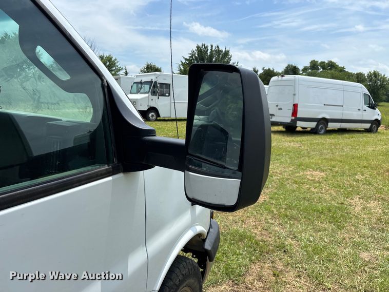 image for item FG0504 2018 GMC G3500 Box truck