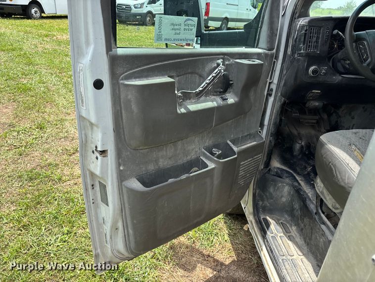 image for item FG0504 2018 GMC G3500 Box truck