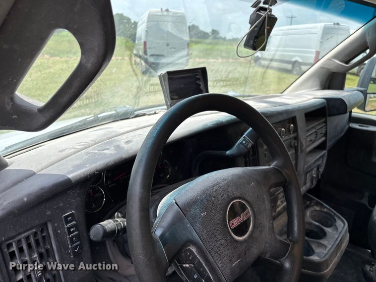 image for item FG0504 2018 GMC G3500 Box truck