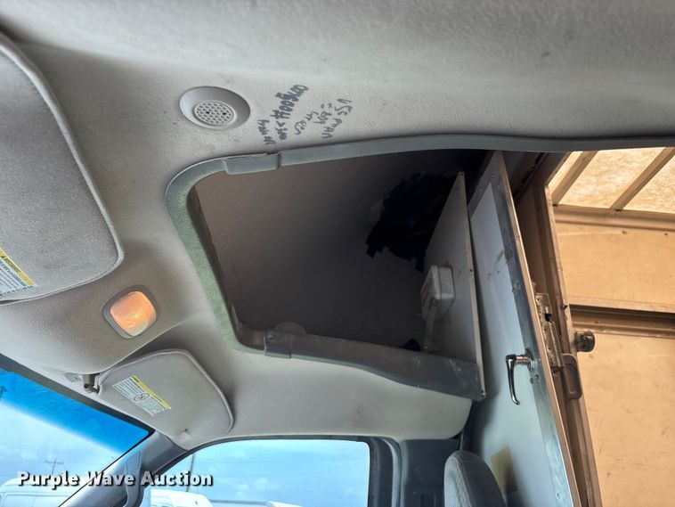 image for item FG0504 2018 GMC G3500 Box truck