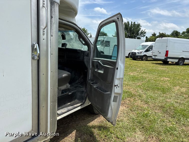 image for item FG0504 2018 GMC G3500 Box truck