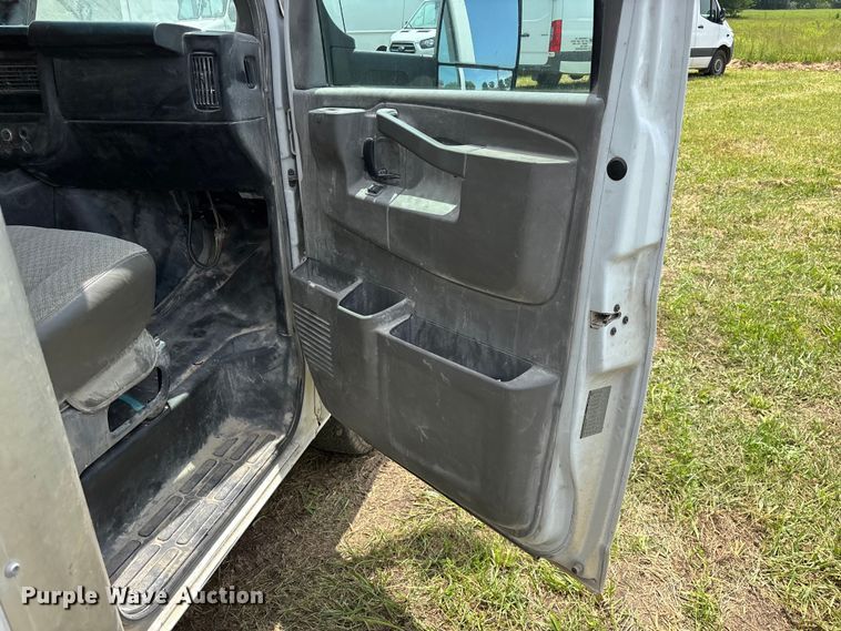 image for item FG0504 2018 GMC G3500 Box truck