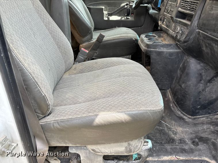 image for item FG0504 2018 GMC G3500 Box truck
