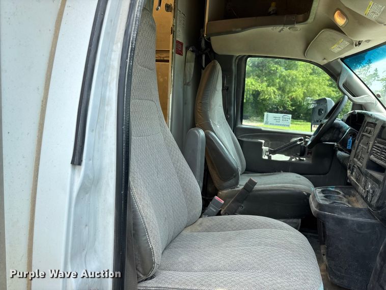 image for item FG0504 2018 GMC G3500 Box truck