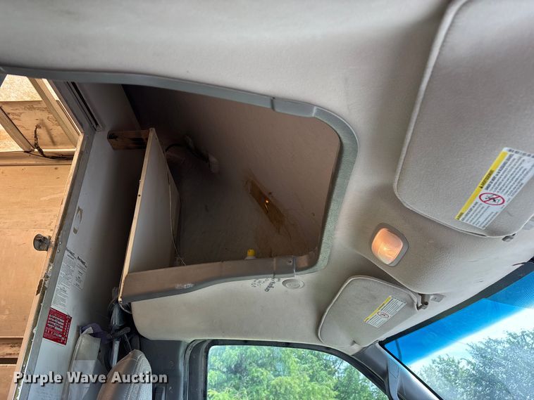image for item FG0504 2018 GMC G3500 Box truck