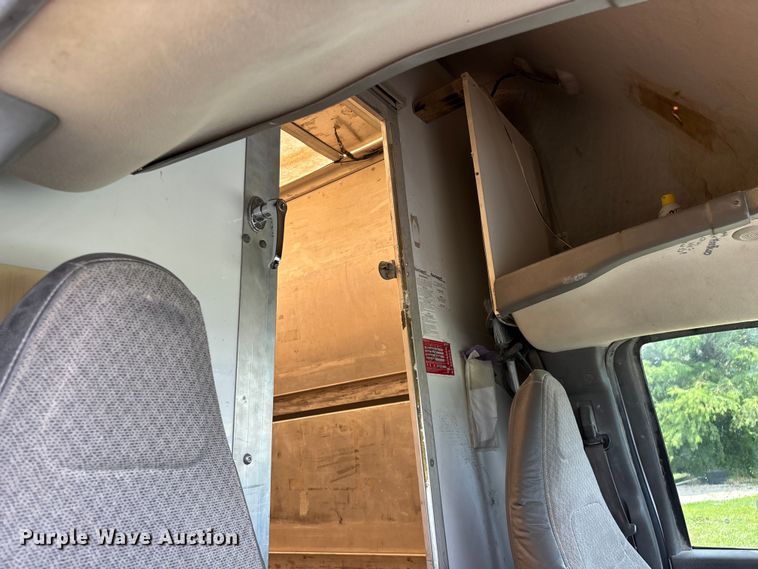 image for item FG0504 2018 GMC G3500 Box truck