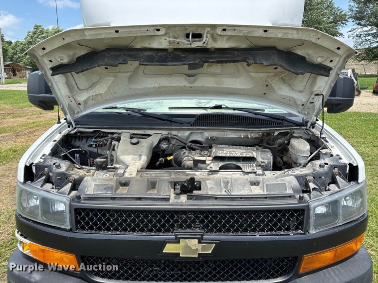 image for item FG0504 2018 GMC G3500 Box truck