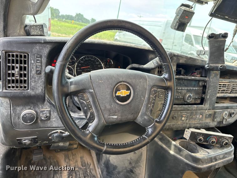 image for item FG0505 2021 Chevrolet G3500 box truck