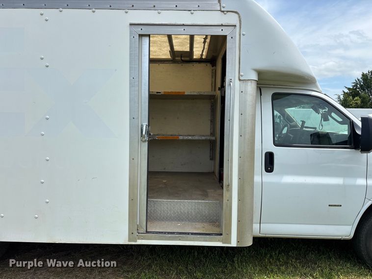 image for item FG0505 2021 Chevrolet G3500 box truck