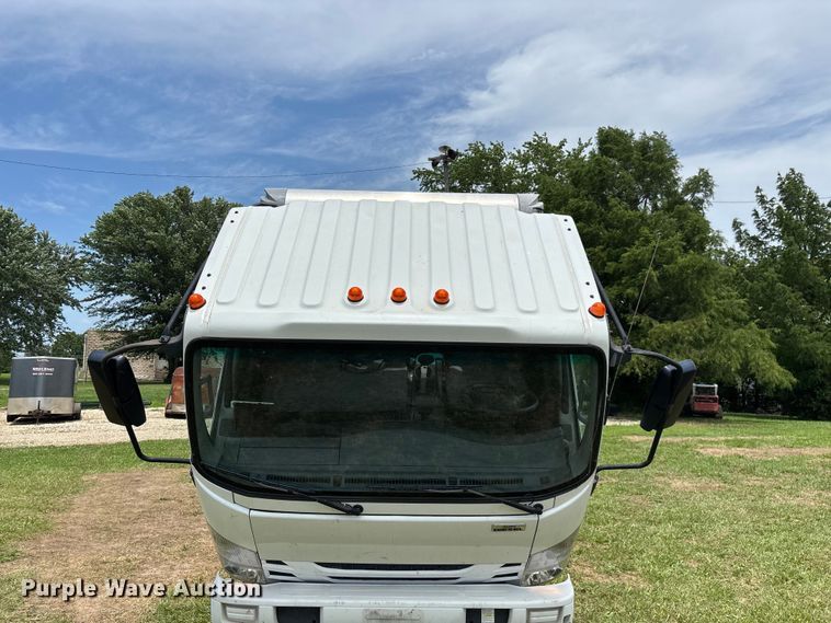 image for item FG0506 2016 Isuzu NQR box truck